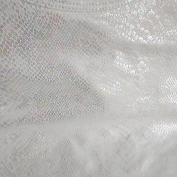 Beyond Yoga white iridescent snake print bra top - Picture 3 of 6